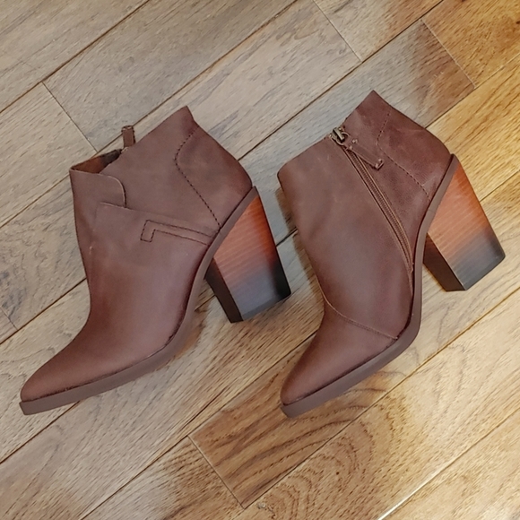 Kelsi Dagger Brooklyn Watchman Ankle Boots - Picture 3 of 10